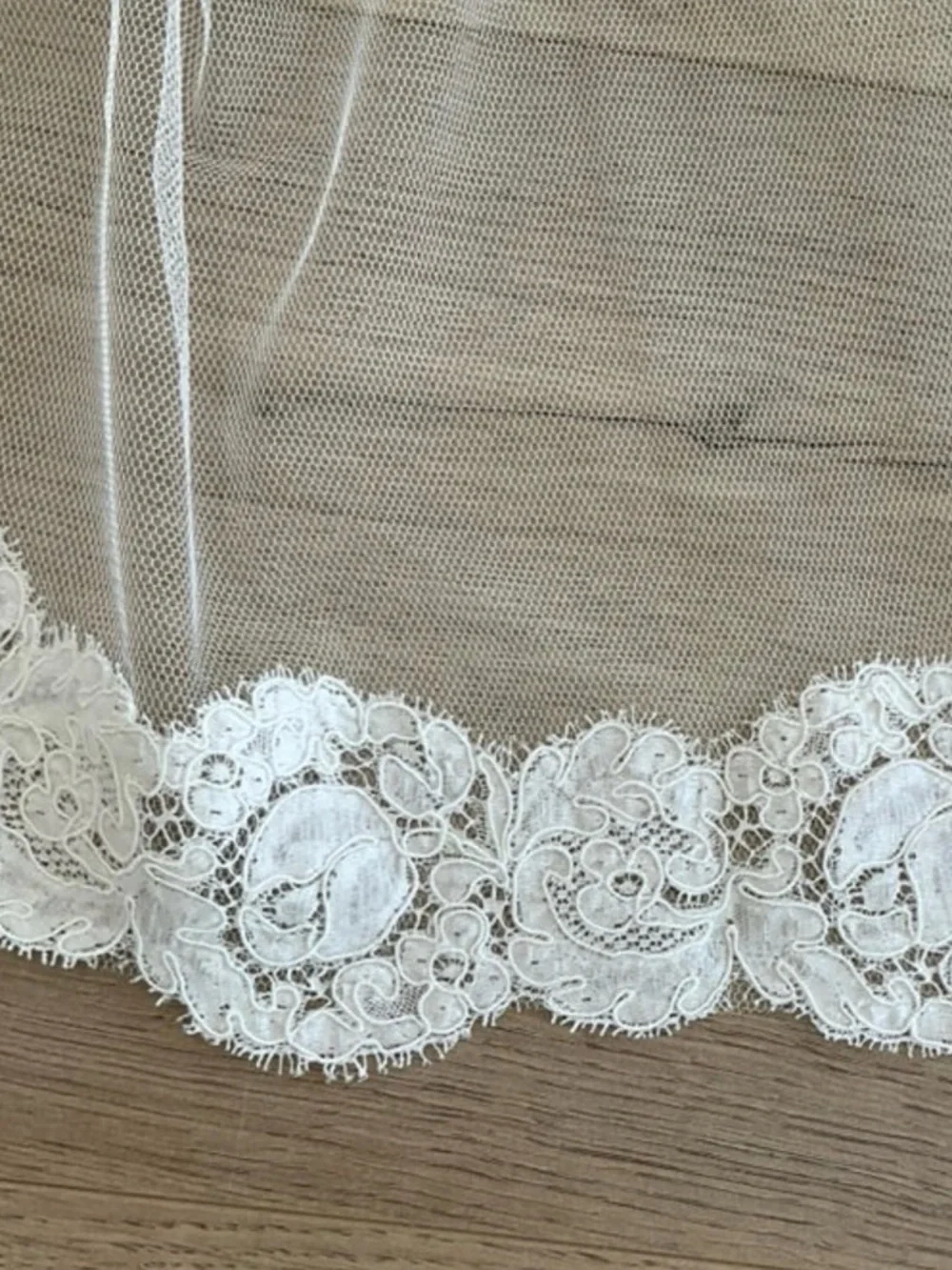 Sarah Seven Greta Wedding Veil - Picture 2 of 3